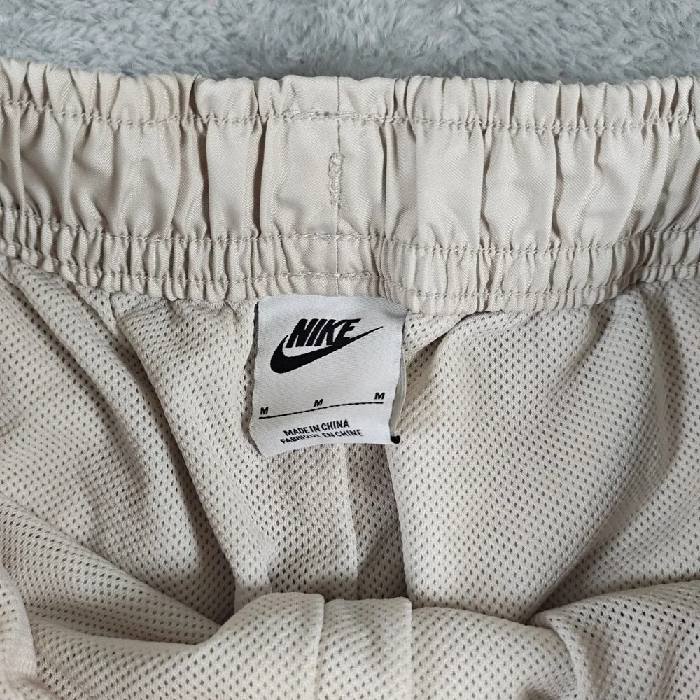Nike Shorts Men Medium Ivory Sun Club Mesh Lined Running Swim Trunks Embroidered